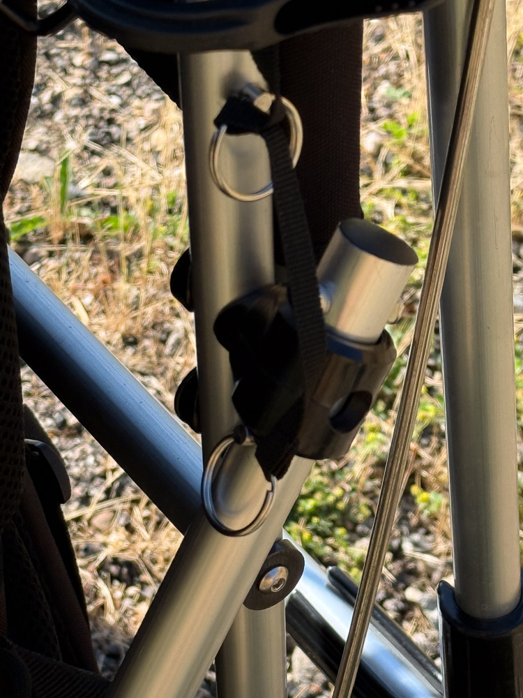 Le chariot StageRunner de Double Alpha Academy : les deux goupilles en place.