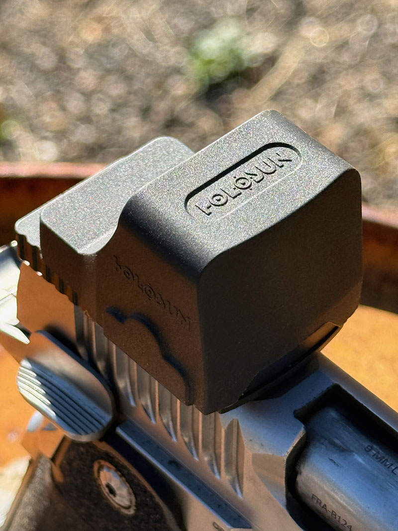 Pour protéger le point rouge Holosun 407 Comp, le mieux reste la protection souple du fabricant